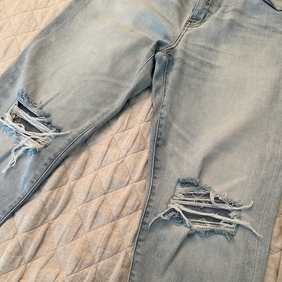 DAZE relaxed straight leg, light wash, distressed denim jeans, size 29 - Picture 3 of 8